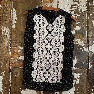 Cutelace top with black flowery print